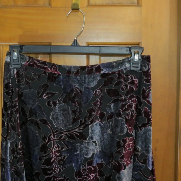 Coldwater Creek Gray & Burgundy Floral Midi Skirt Burn Out Lined Size Large - Picture 2 of 8